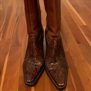 Antonio Melani embossed leather boot